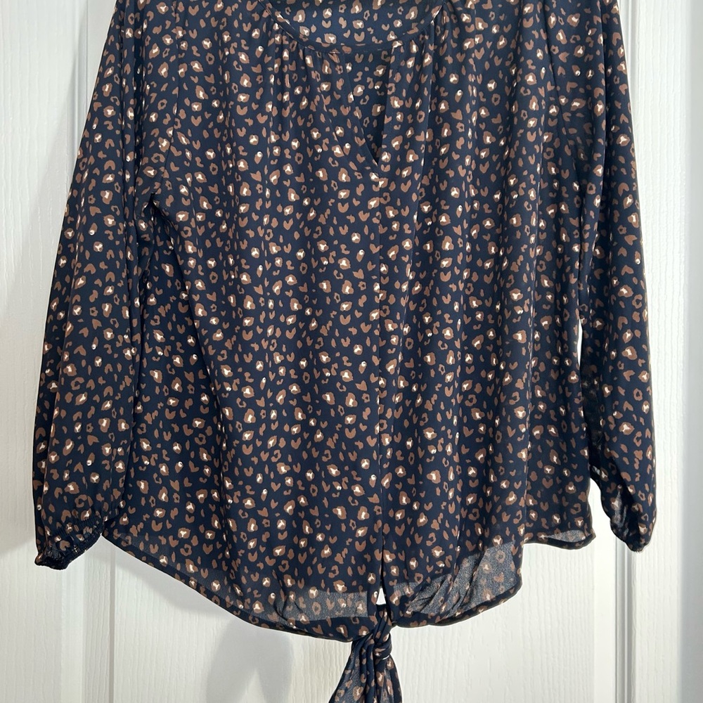 Elegant Black and Tan Women's Top